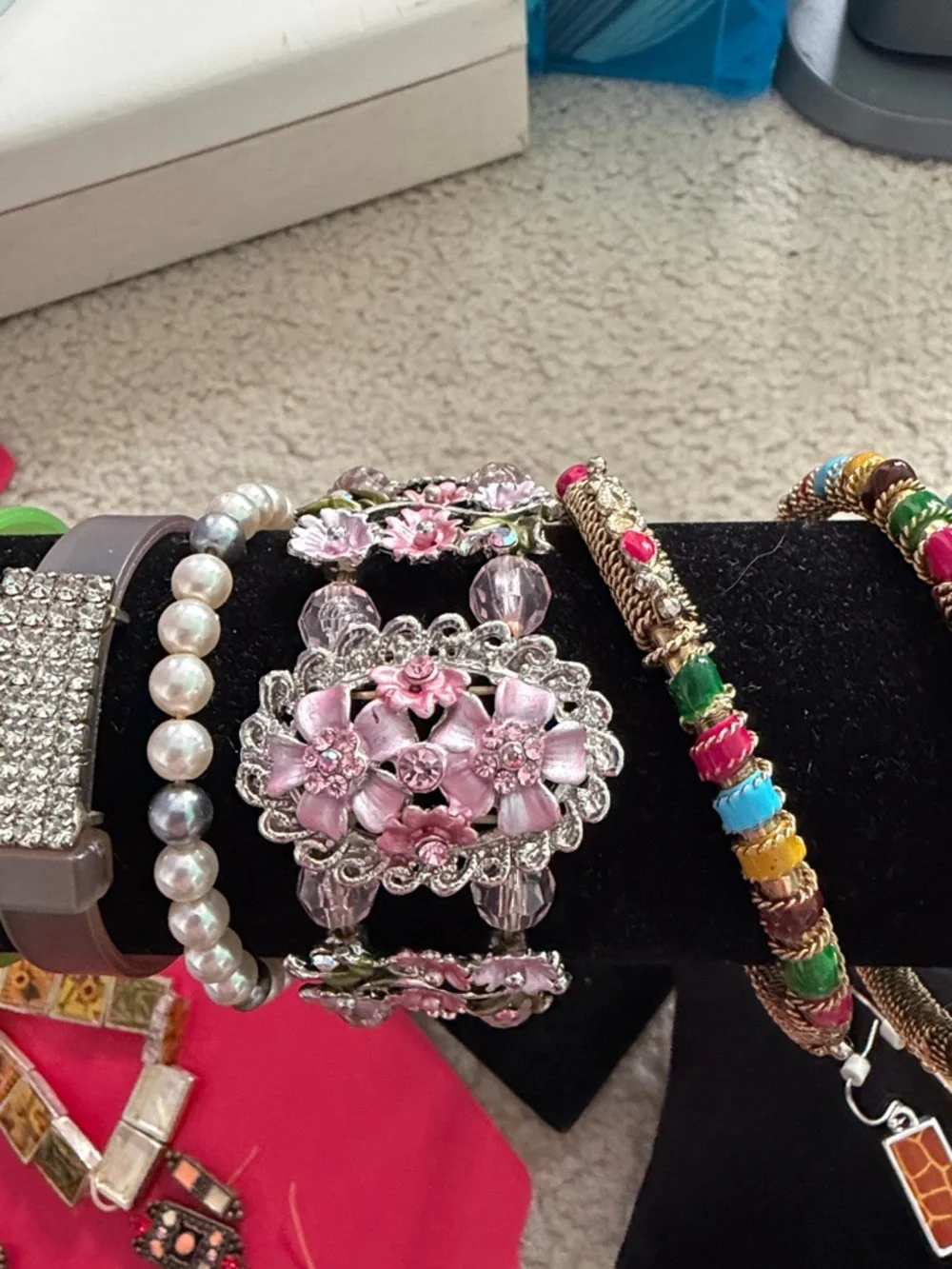Lot/box Fashion Bracelets,bracelet/matching earrings & broken bracelet pieces - Picture 5 of 14